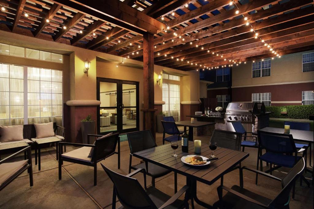 Homewood Suites by Hilton Lubbock photo 4