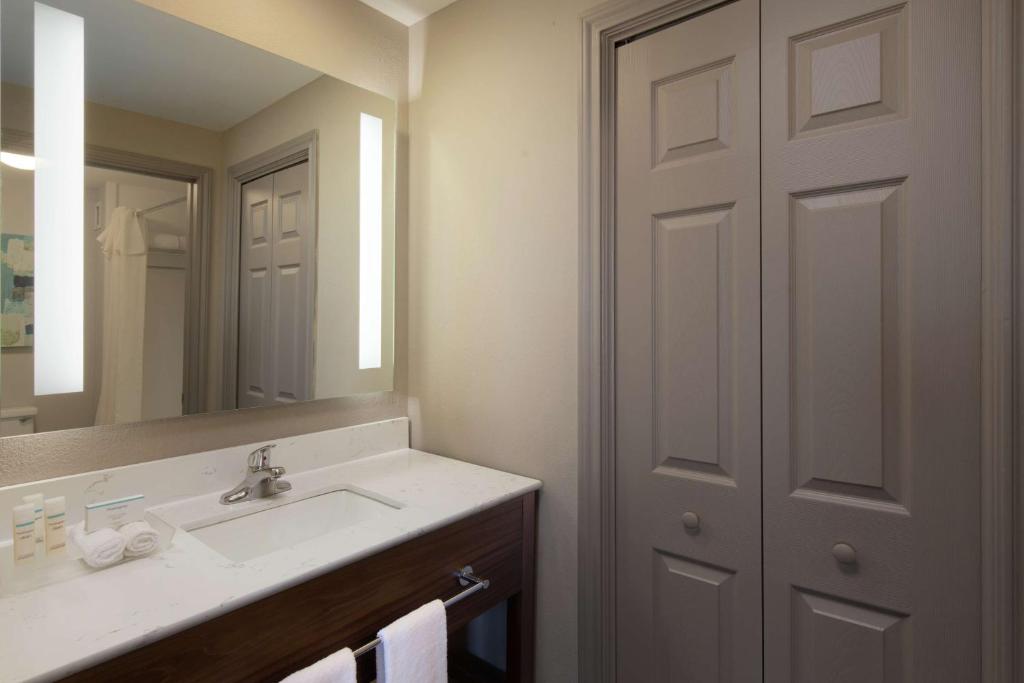 Homewood Suites by Hilton Lubbock Room Type - Two-Bedroom Suite - Non-Smoking