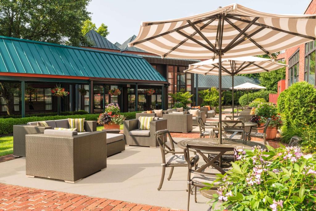 The Saratoga Hilton photo 2