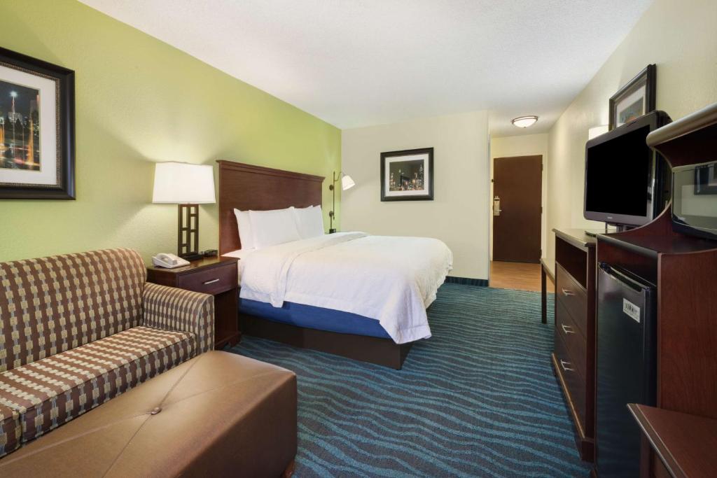 Hampton Inn - Atlanta Perimeter Center - Tap to explore photos