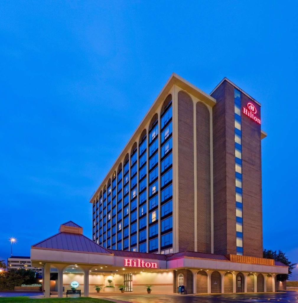 Hilton Springfield image