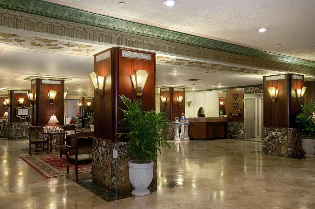Hilton Cincinnati Netherland Plaza photo 1