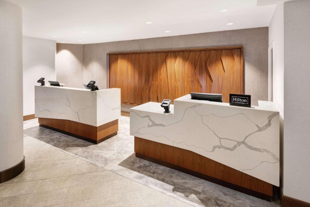 Embassy Suites Tysons Corner photo 2