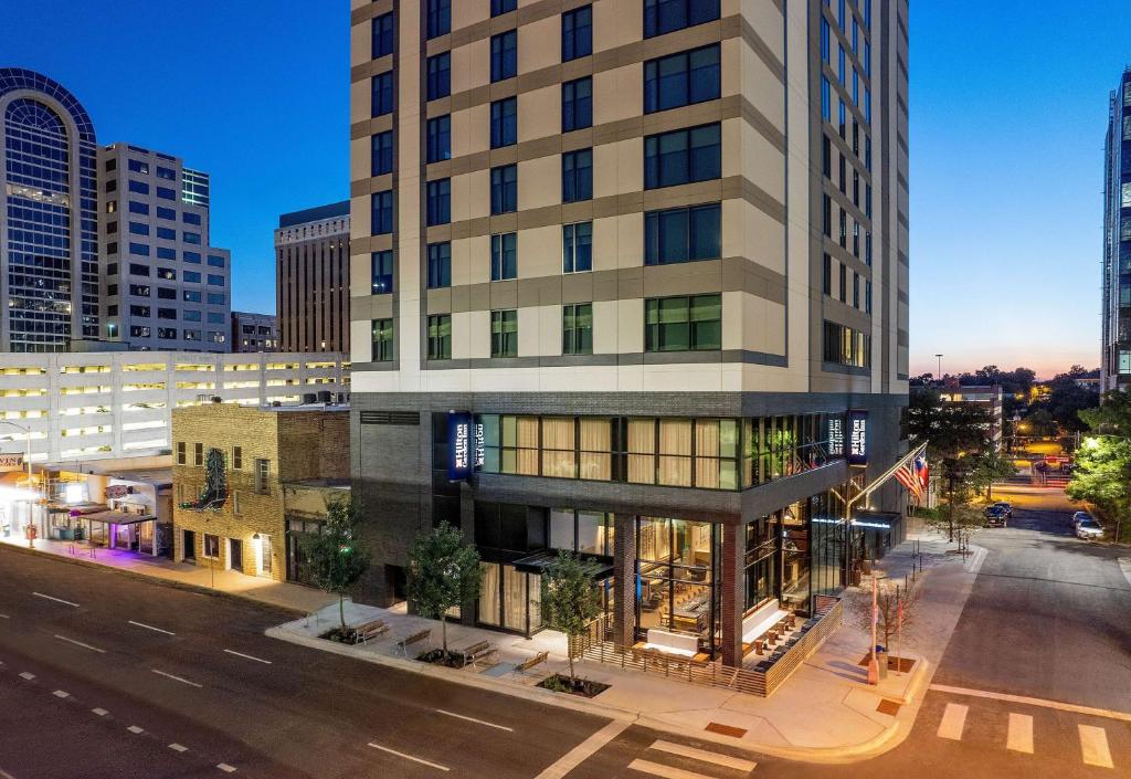 Hilton Garden Inn Austin University Capitol District photo 1