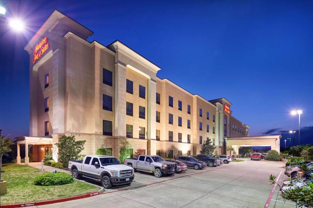 Hampton Inn & Suites Waco-South photo 1