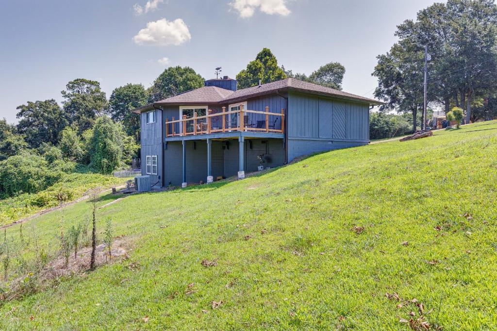 Guntersville Hideaway with Mountain and Lake Views! photo 1
