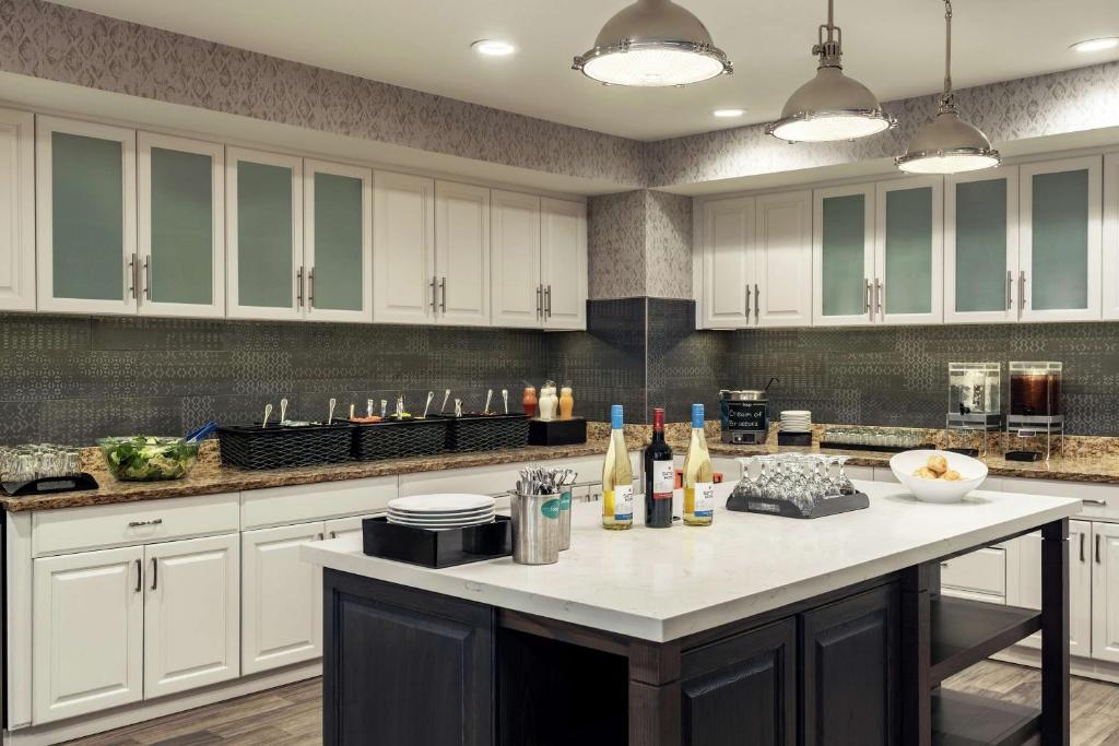 Homewood Suites by Hilton Erie photo 3
