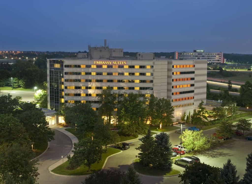 Embassy Suites by Hilton Detroit Troy Auburn Hills image