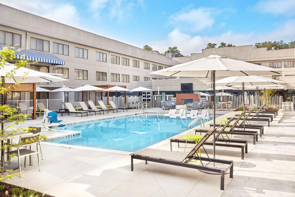 DoubleTree Suites by Hilton Nashville Airport image