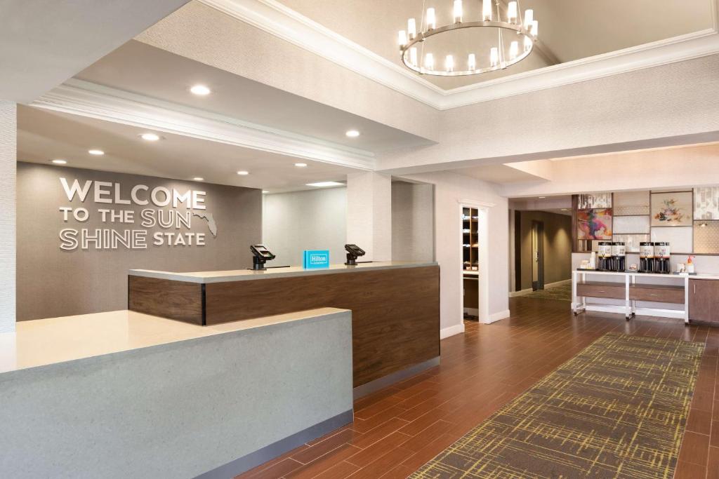 Hampton Inn & Suites Fort Lauderdale Airport photo 2