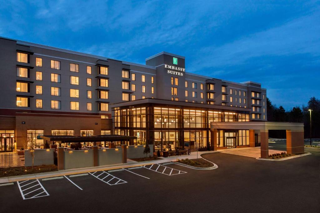 Embassy Suites by Hilton Atlanta NE Gwinnett Sugarloaf image