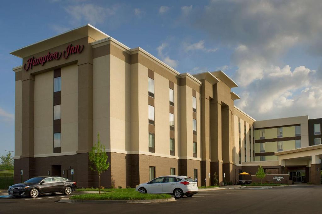 Hampton Inn Louisville East/Hurstbourne image