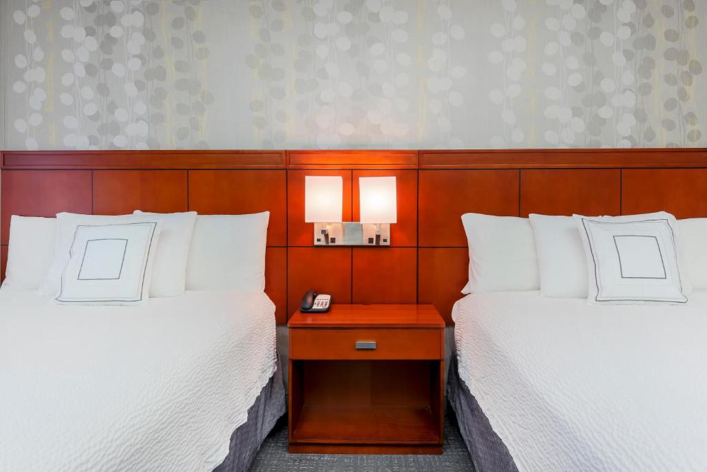 Courtyard by Marriott Dallas Arlington South photo 2
