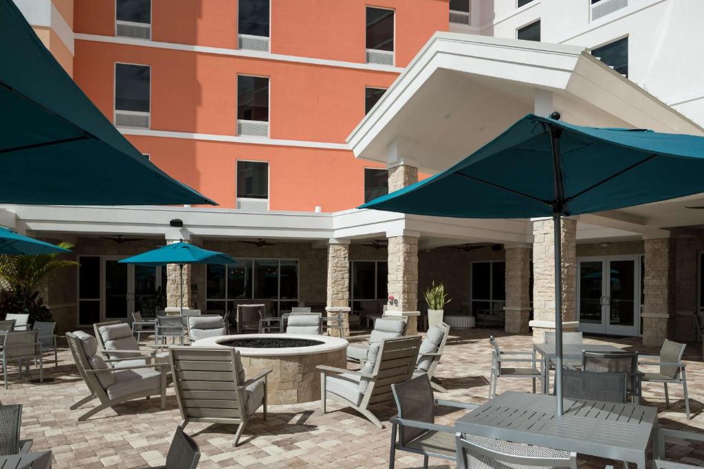 Hampton Inn & Suites Cape Canaveral Cruise Port, Fl photo 1