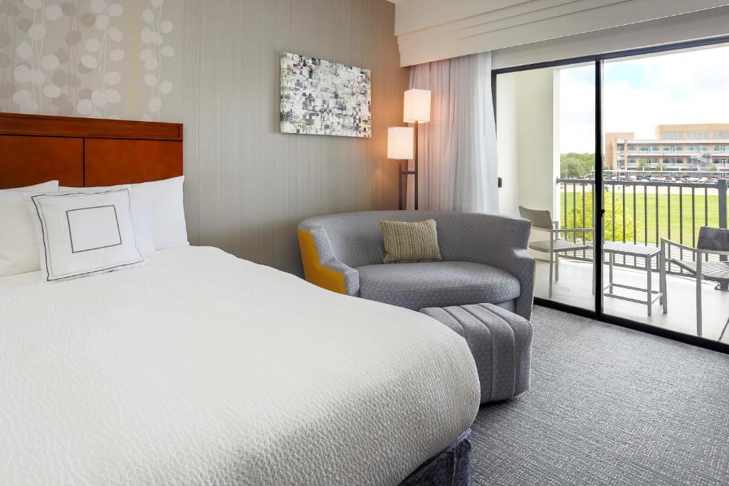 Courtyard by Marriott Dallas Arlington South photo 1