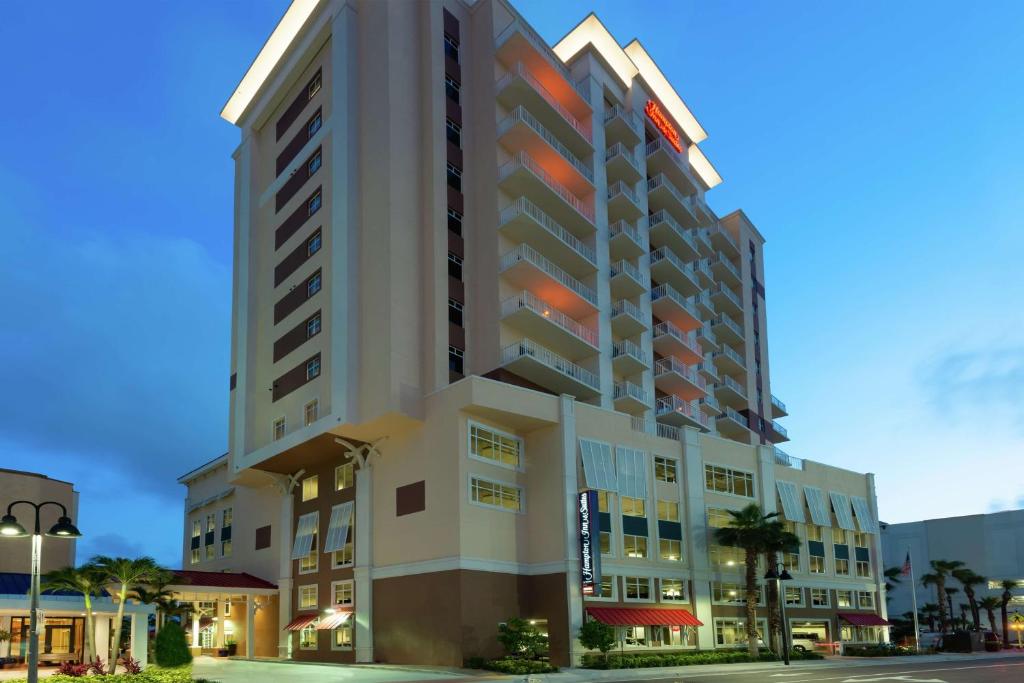 Hampton Inn & Suites Clearwater Beach image