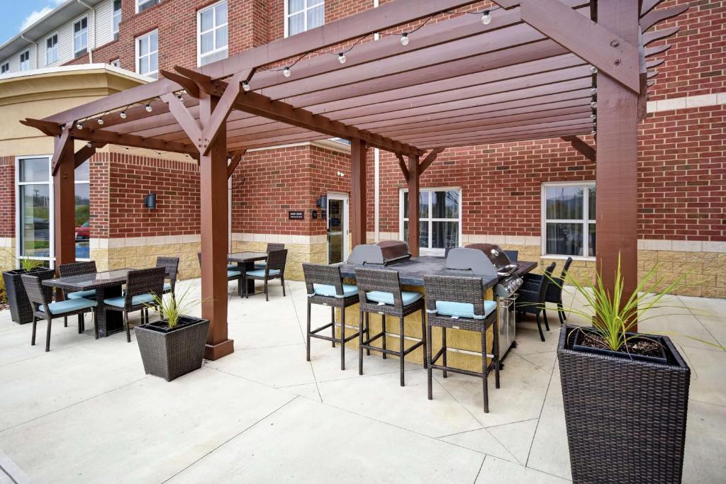 Homewood Suites by Hilton Cincinnati-Milford photo 1