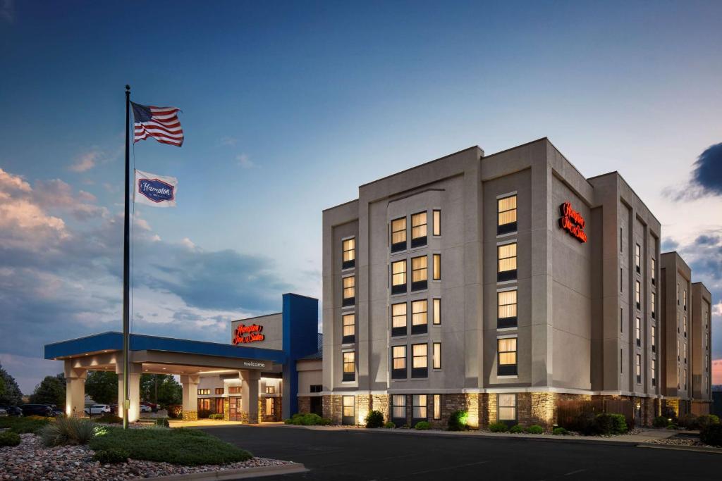 Hampton Inn & Suites Pueblo-Southgate photo 1