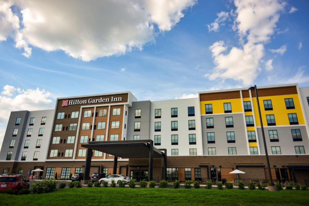 Hilton Garden Inn Louisville Mall of St. Matthews image