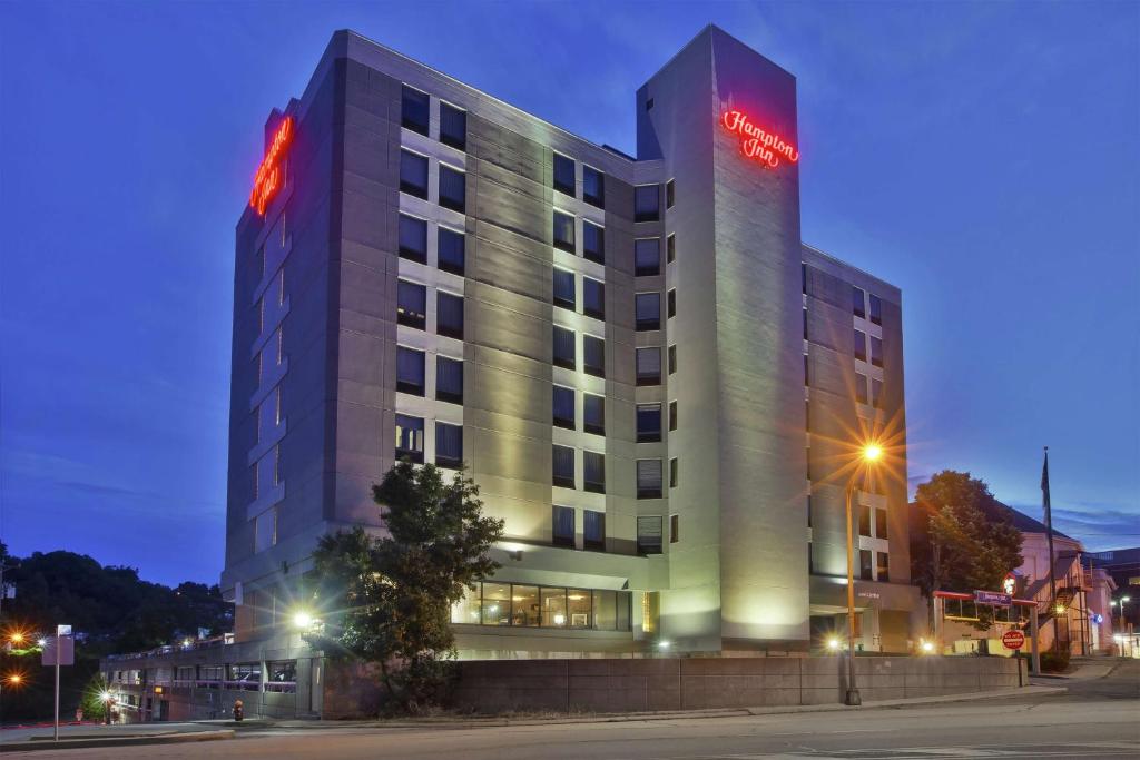Hampton Inn Pittsburgh University Medical Center photo 1