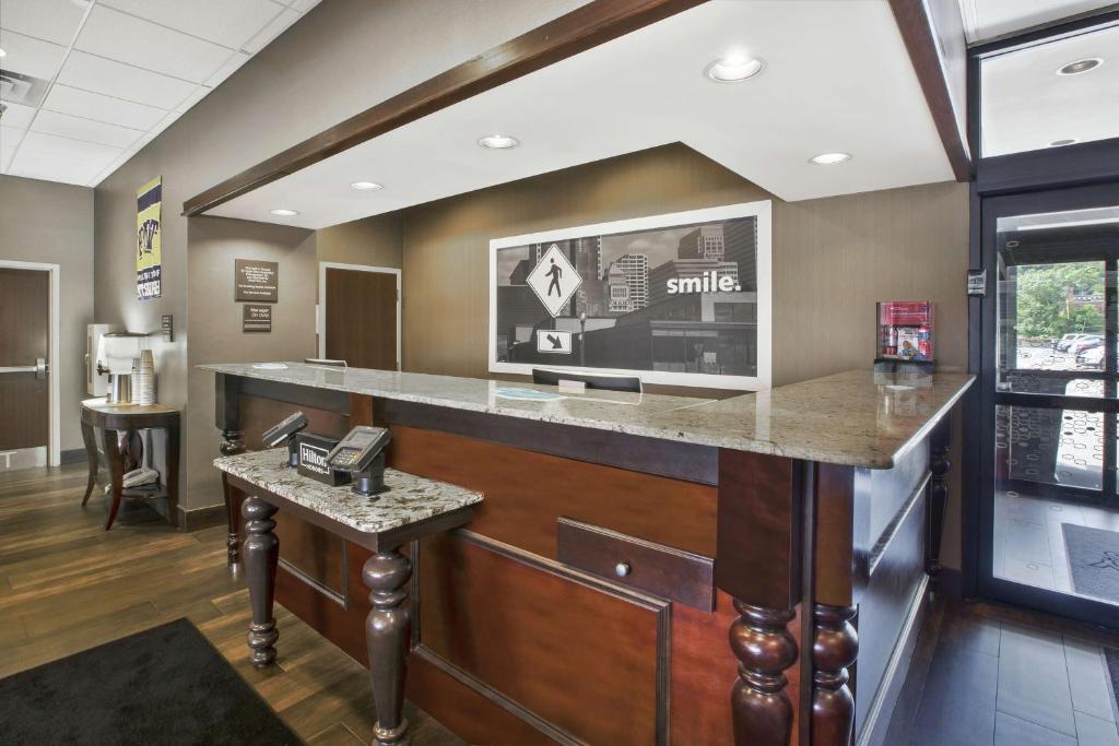 Hampton Inn Pittsburgh University Medical Center photo 3