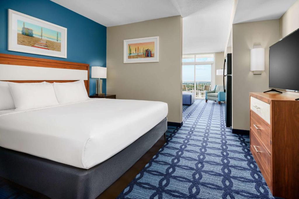 Homewood Suites by Hilton Myrtle Beach Oceanfront - Tap to explore photos
