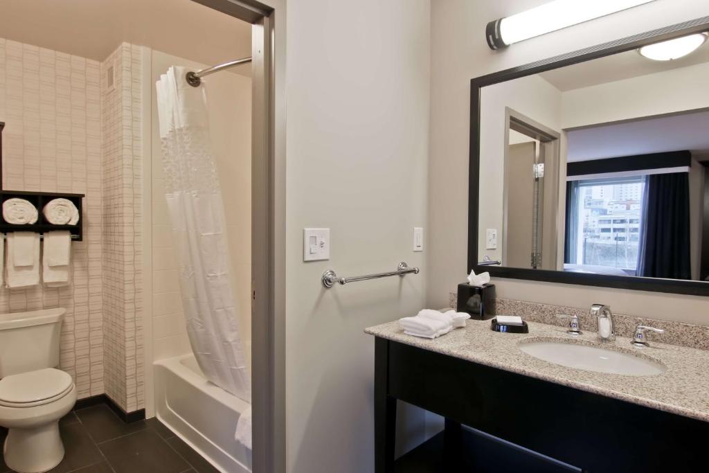 Hampton Inn & Suites Bellevue Downtown-Seattle, WA - Tap to explore photos