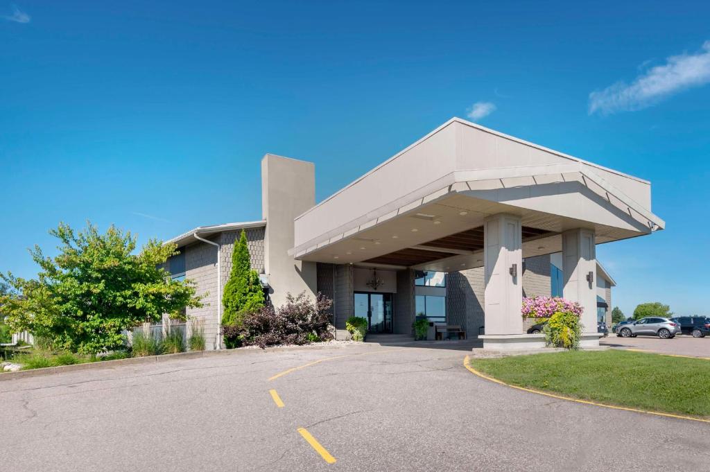Best Western Pembroke Inn & Conference Centre photo 1