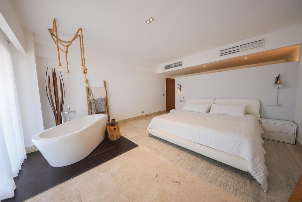 Beautiful apartment by the beach! photo 1