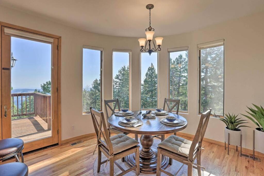 Gorgeous Bear Mountain with Hot Tub & WFH Friendly photo 3
