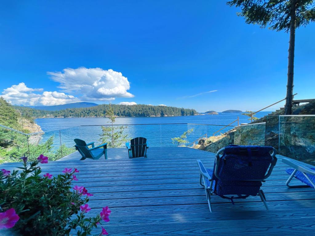 Waterfront Room1 with Private Bath near Marina photo 1