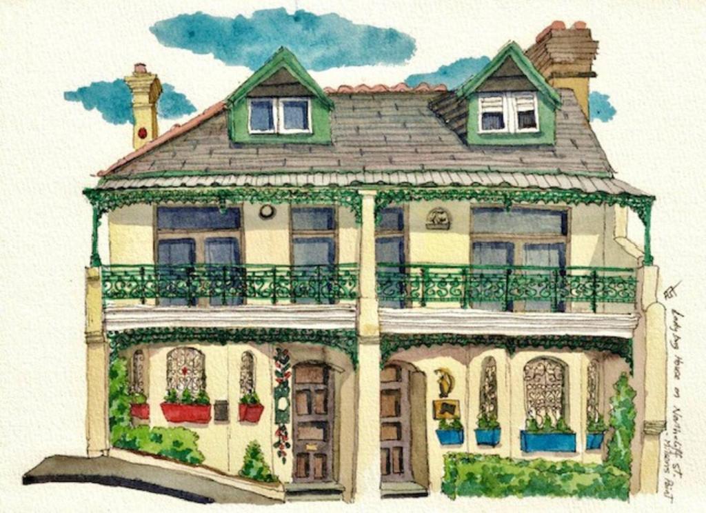 'Lady Beatle' Quirky Character Terrace near Harbour photo 4