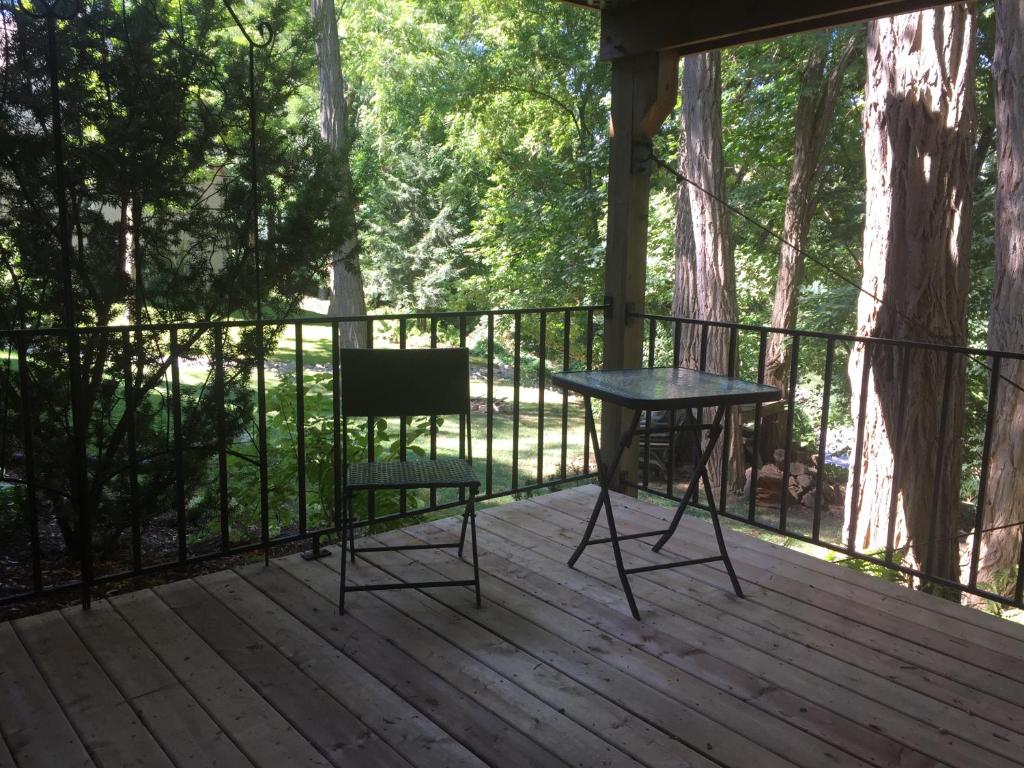 Private Retreat in Dundas photo 1