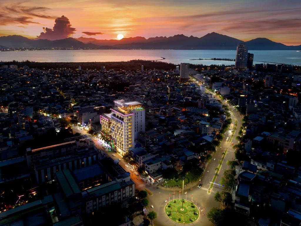 New Orient Hotel Da Nang