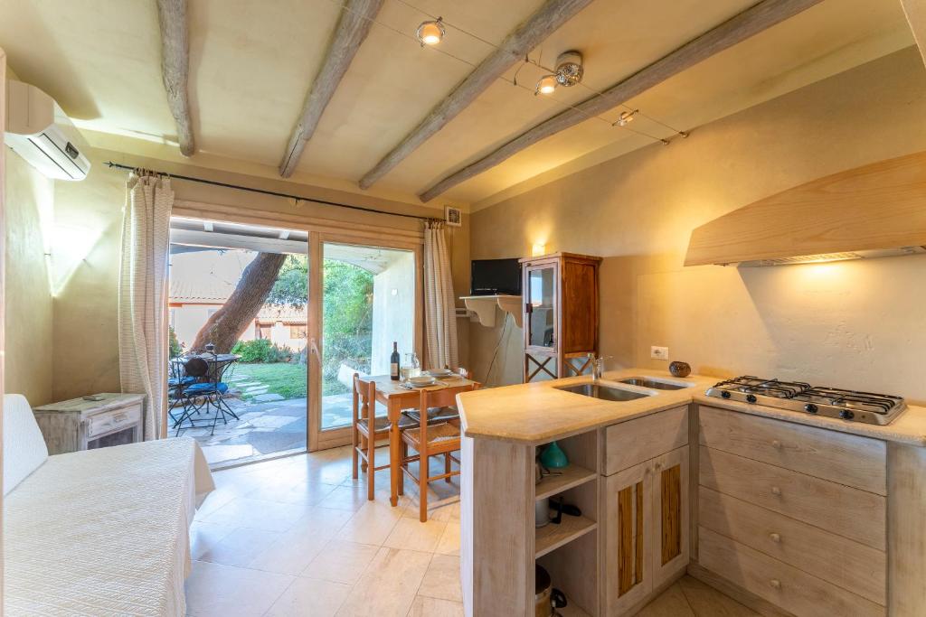 ISA-Residence in Marinella at only 450 m from the beach, apartments with air conditioning photo 3