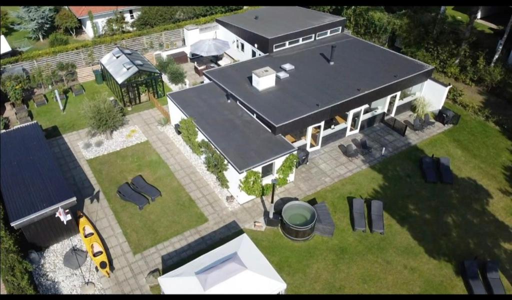 Recharging luxury stay for maksimum 4 people with magnificent sea view NO BREAKFAST - One bathroom - Hottub open from 15April-1November photo 1