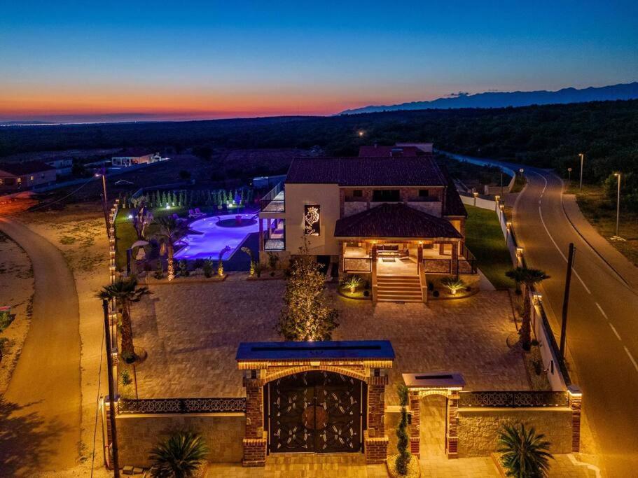 Villa Leon photo 4