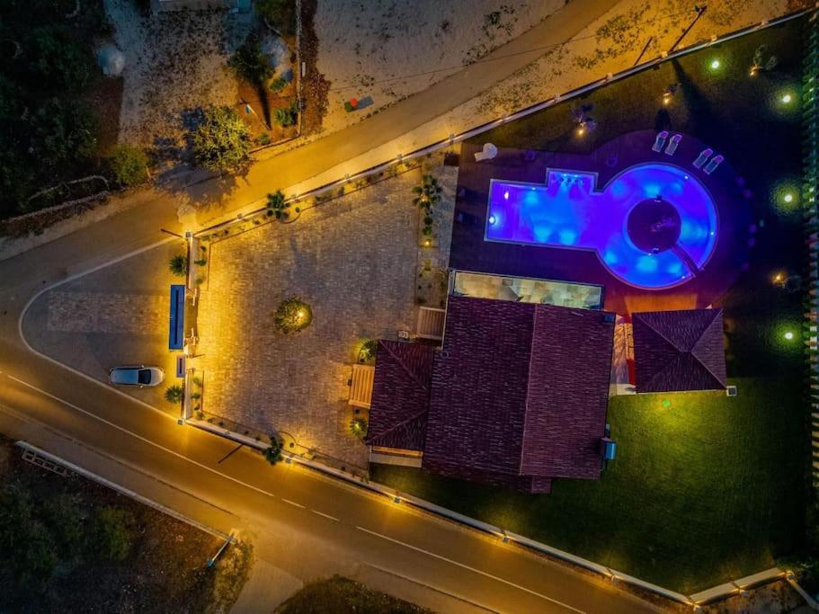 Villa Leon photo 3