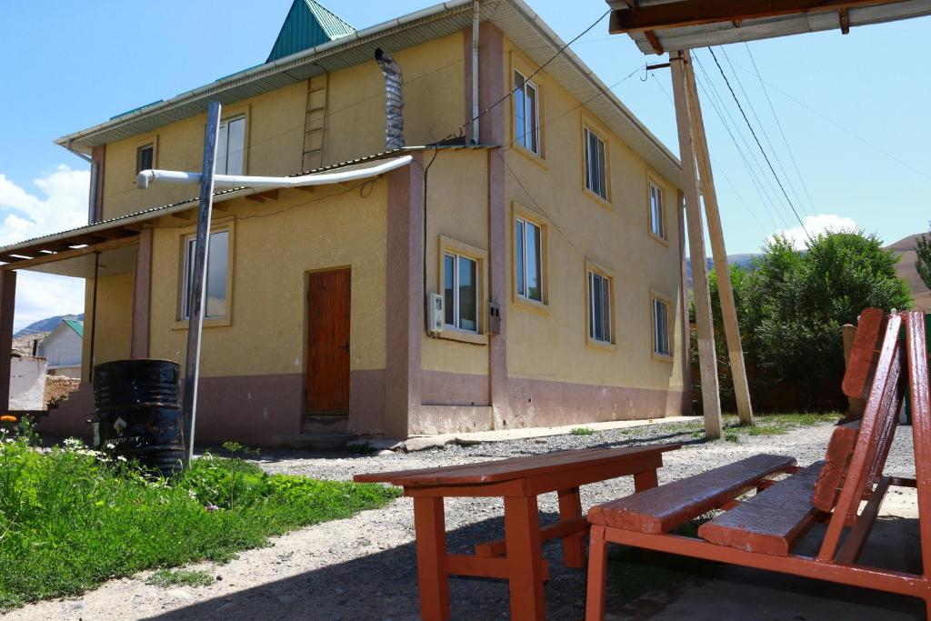 Almaz Guesthouse Naryn