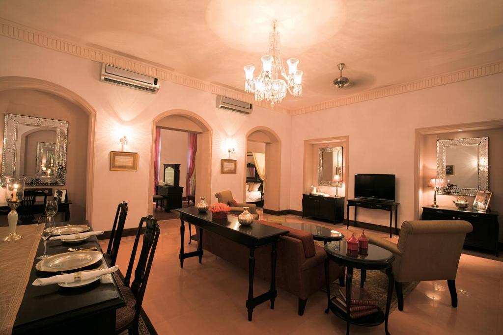 Сьюит (Historical Suite with complimentary 3hr early check-in and check-out, 15% discount on food, soft beverages and laundry till 30th Sep'21), Nadesar Palace