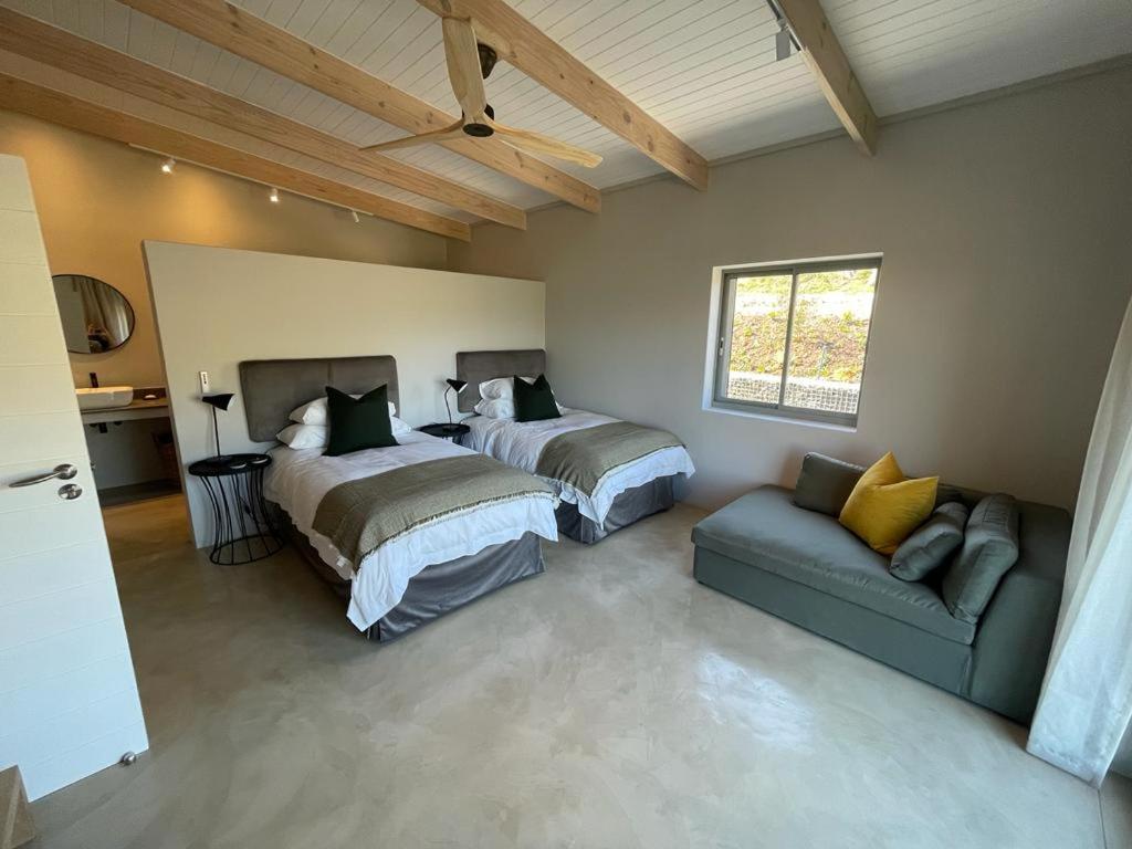 Windon vineyard farmhouse photo 3