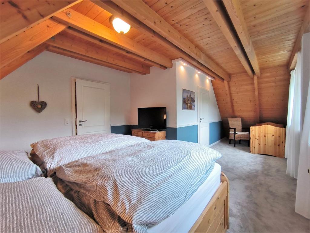 Holly Haus photo 2