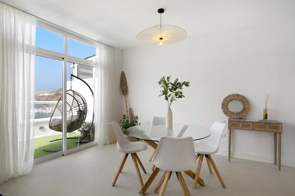 Beachfront Seaview Oasis photo 4