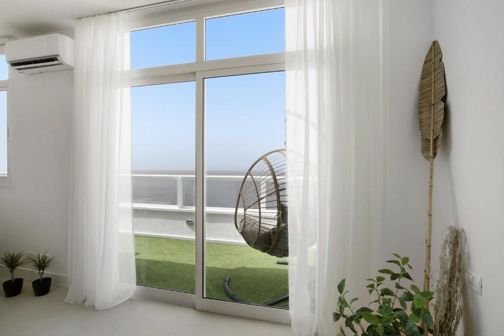 Beachfront Seaview Oasis photo 3