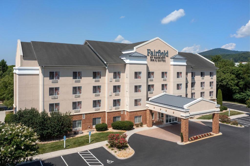 Fairfield Inn & Suites Roanoke Hollins/I-81 photo 1