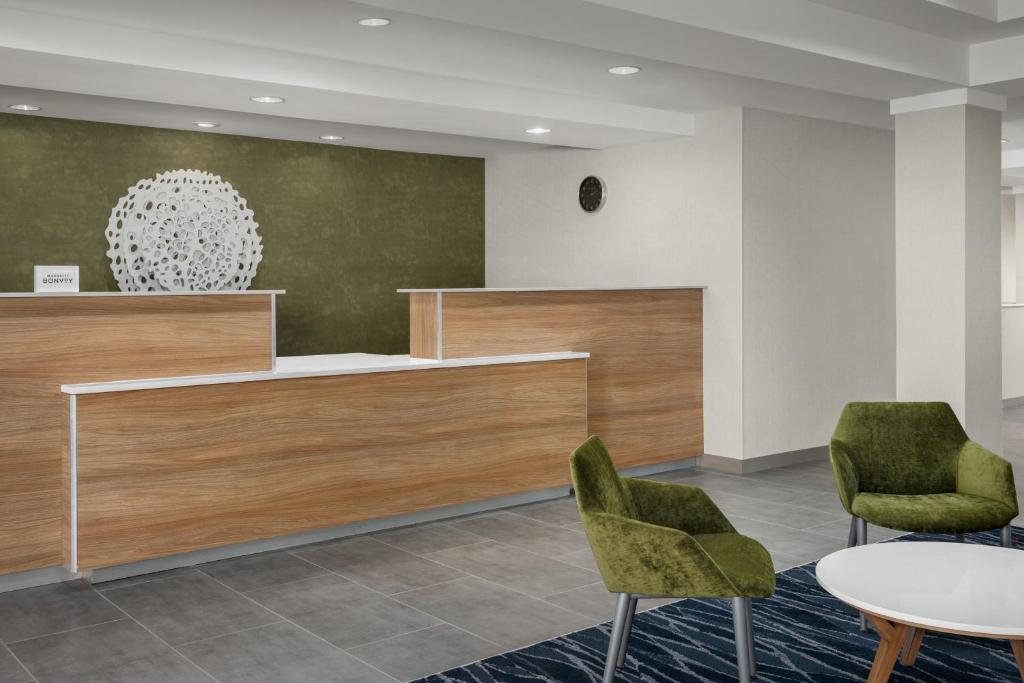 Fairfield Inn & Suites Roanoke Hollins/I-81 photo 2
