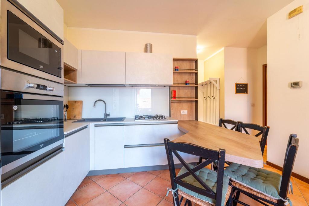 Cozy Apartment with Garden in Laghetto by Wonderful Italy photo 3