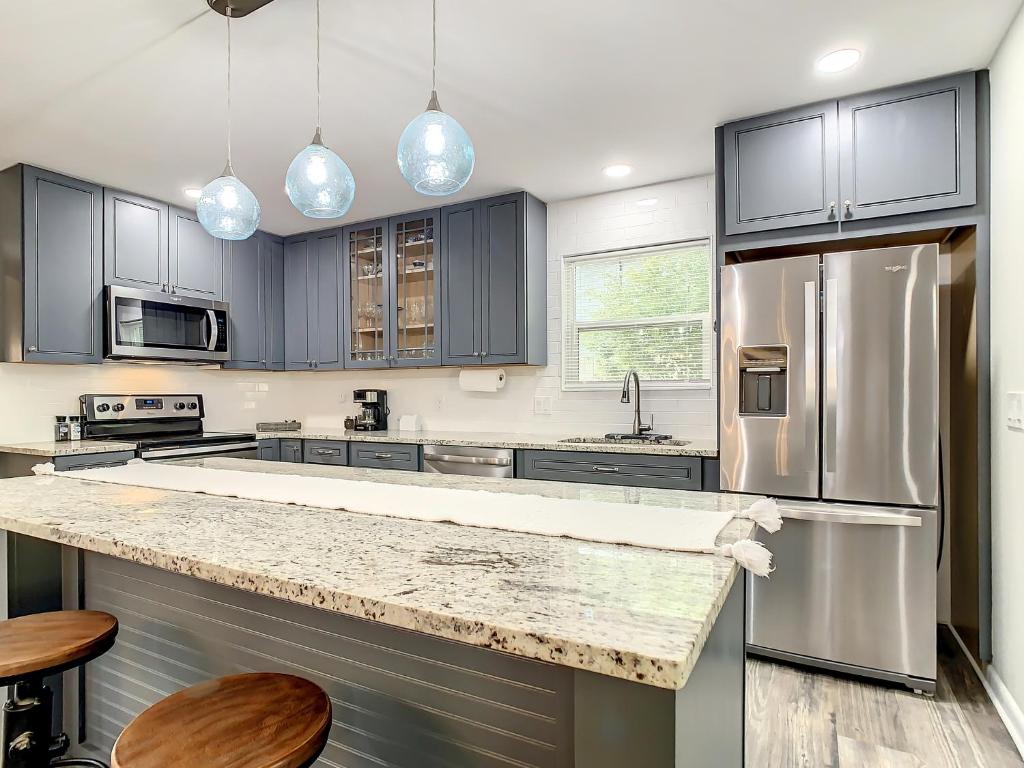 Close to Everything! Family & Pet Friendly Home - By the Park! photo 4