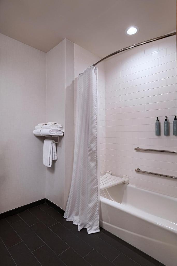 Four Points by Sheraton Fort Worth North photo 1