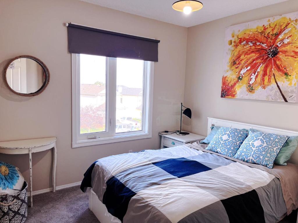 Calgary Gorgeous Single House close LRT&UC&Free Parking photo 2